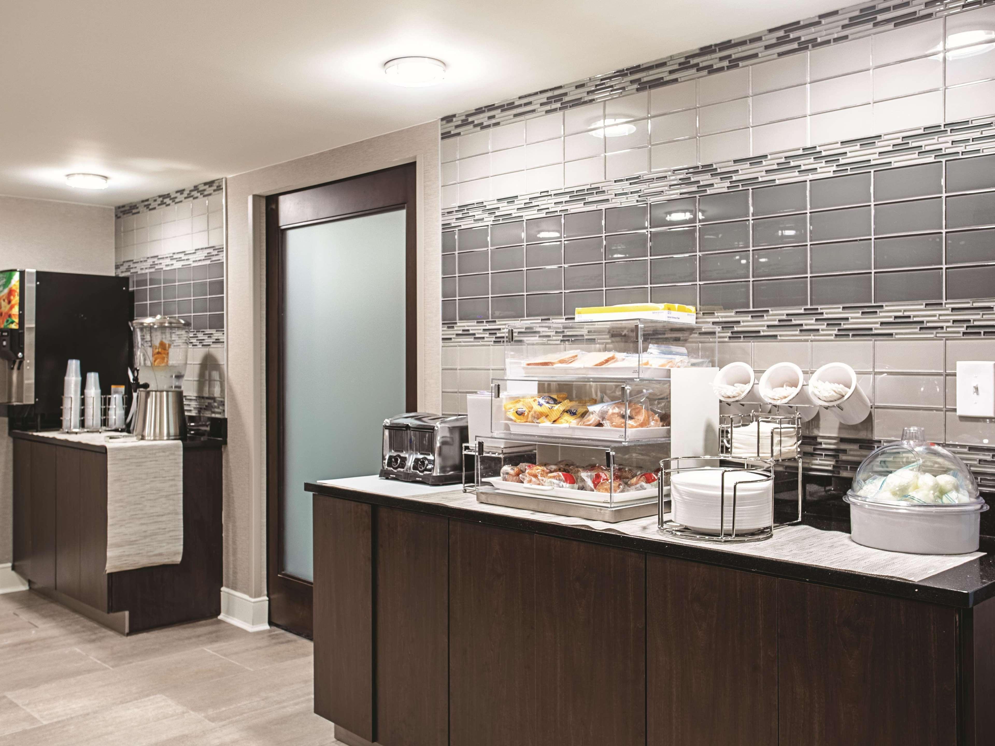 La Quinta By Wyndham N / White Marsh Hotel