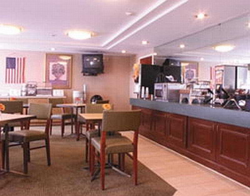 La Quinta By Wyndham Baltimore N / White Marsh Hotel