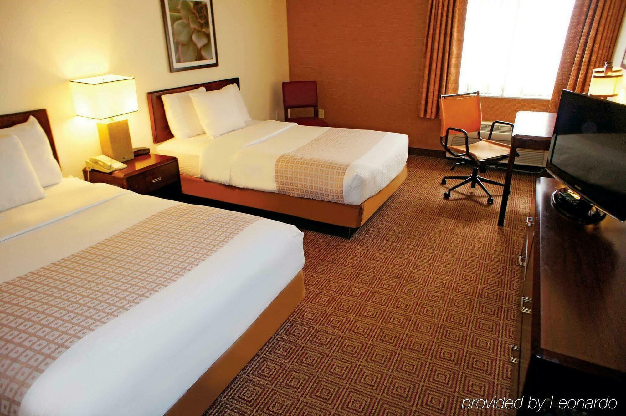 La Quinta By Wyndham Baltimore N / White Marsh 3*