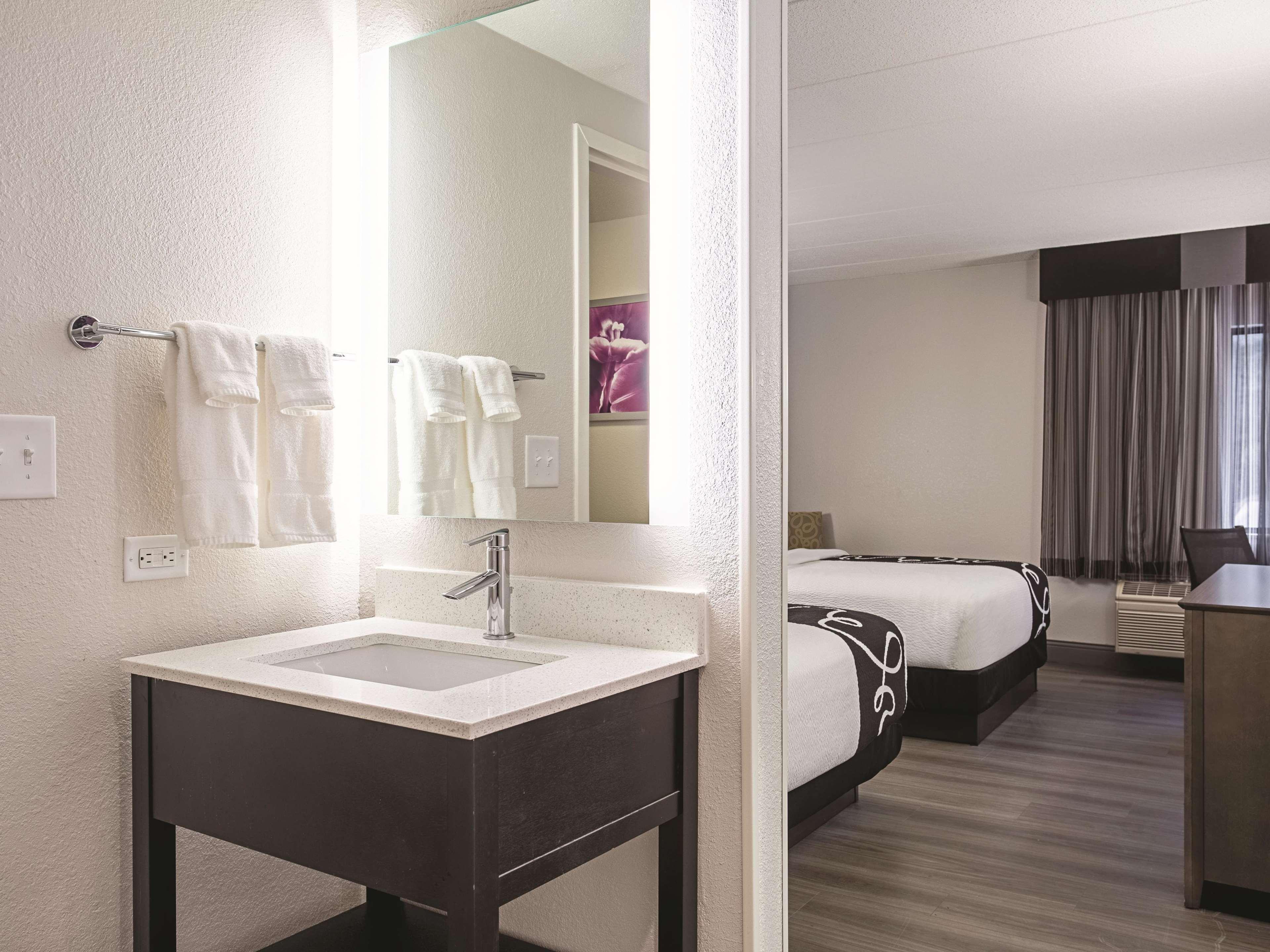 La Quinta By Wyndham Baltimore N / White Marsh Rosedale