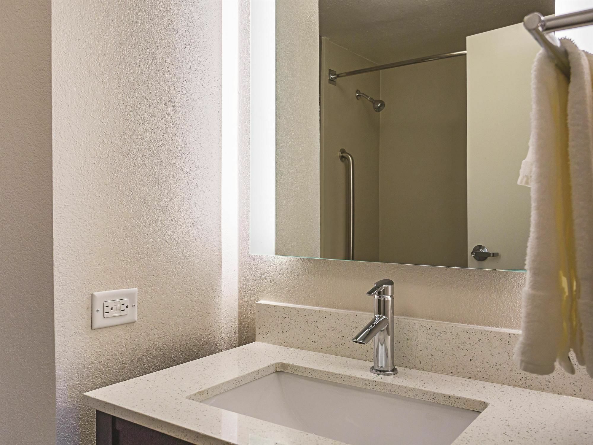 La Quinta By Wyndham Baltimore N / White Marsh Hotel Rosedale