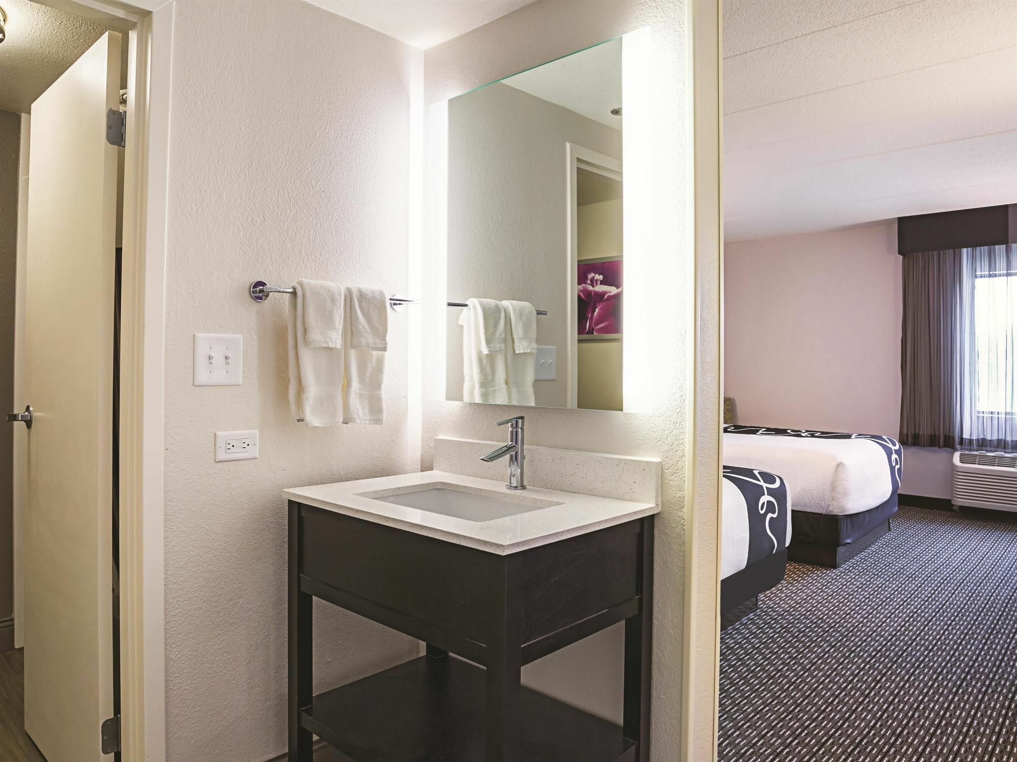 La Quinta By Wyndham Baltimore N / White Marsh Rosedale